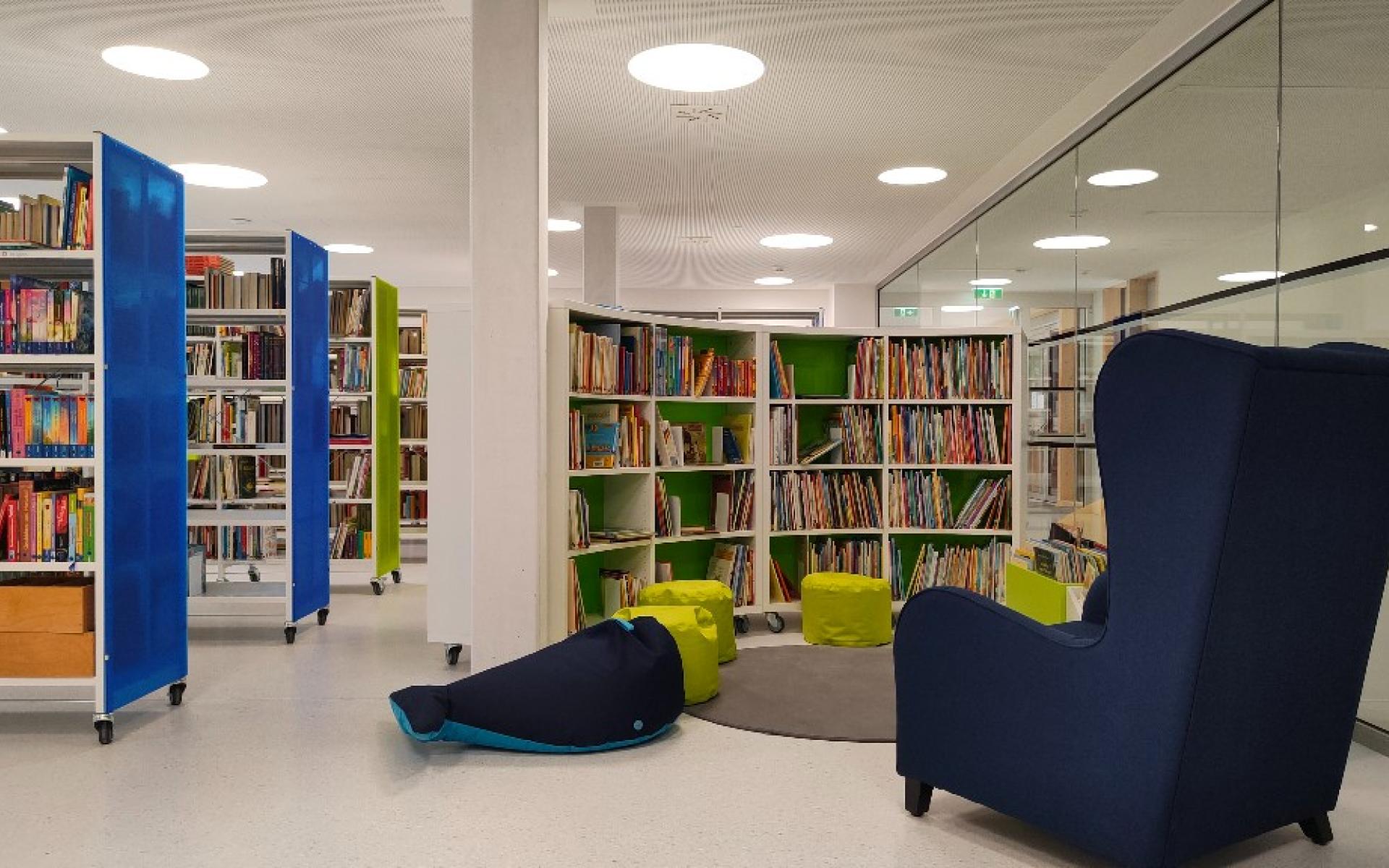 Innenansicht Bibliothek Bürmoos